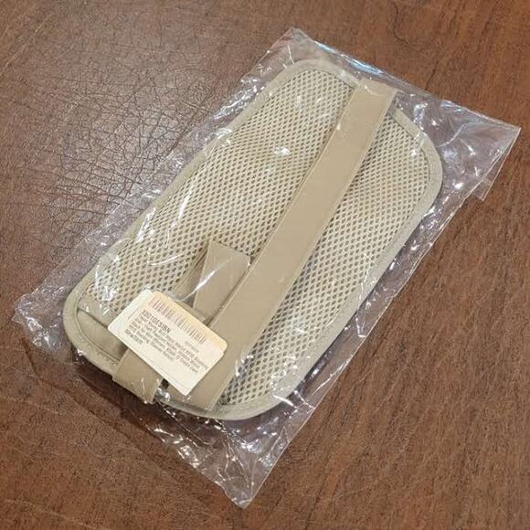 Lanney Beige Crossbody Waist Travel Bag Money Belt Fanny Pack RFID New - Picture 6 of 7